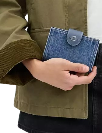 Coach Medium Corner Zip Wallet