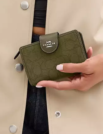 Coach Snap Wallet In Signature Jacquard