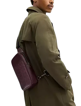 Coach Turner Pack In Signature Canvas