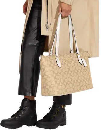 Coach Gallery Tote In Signature Canvas