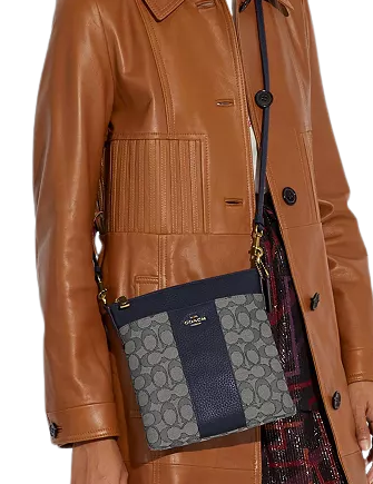Coach Signature Jacquard Kitt
